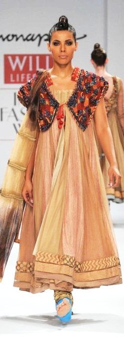 WIFW Monapali A-W-2011-2