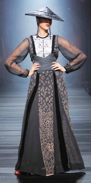 WIFW tarun tahiliani A-W-2011-1