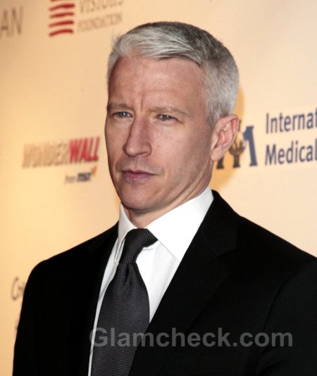 Anderson Cooper to host the 2011 CFDA Awards