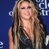 Shakira Hairstyles blonde hair black streaks-2