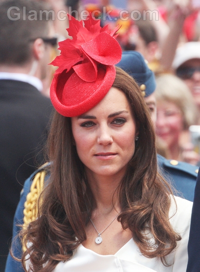 Catherine-Middleton-maple-leaf-hat