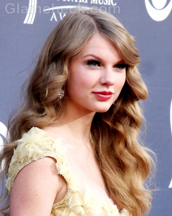 Taylor Swift Hairstyle