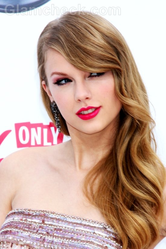 Taylor Swift Hairstyle-3