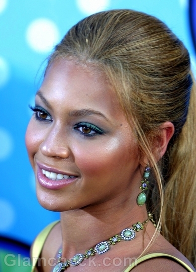 Beyonce Hairstyles: Updos and Ponytails