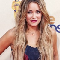 Lauren Conrad Hairstyle Middle Parted Open Wavy Hair-2
