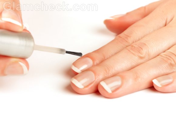 Manicure apply nail polish