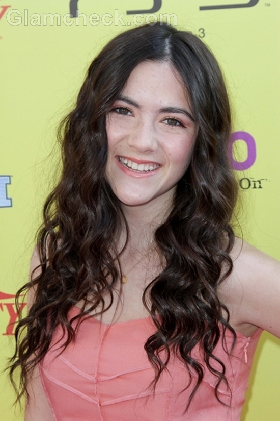 Isabelle-Fuhrman-curly-hair