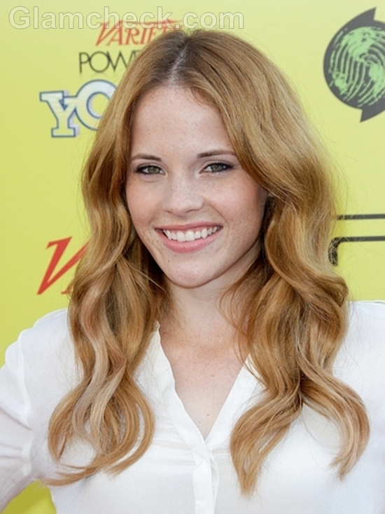 Katie-Leclerc-curly-hair