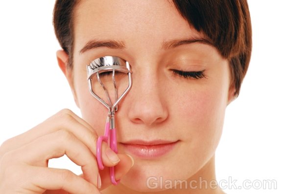 How to make your eyes look bigger eyelash curler