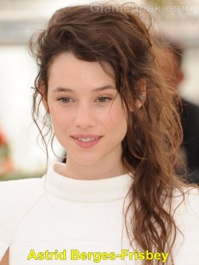 Astrid Berges-Frisbey messy side swept hair 2011 trend