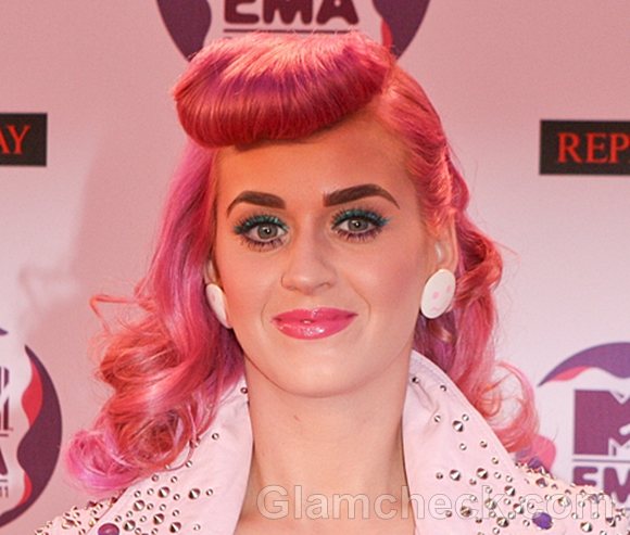 Katy Perry 2011 pink Hair-2