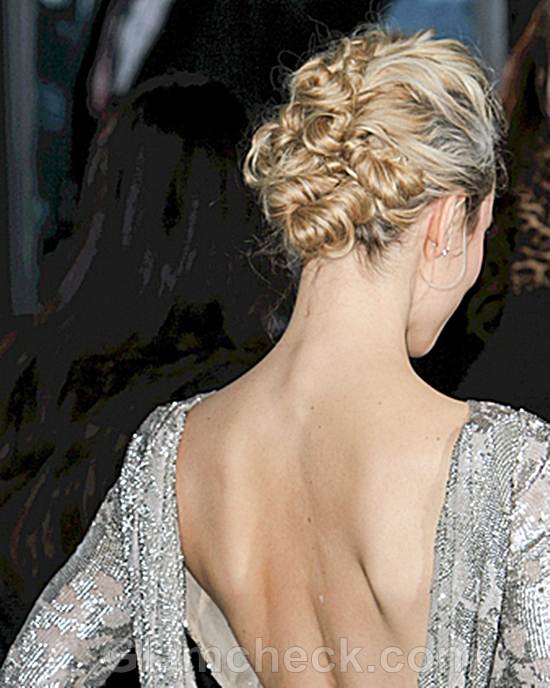 Rachel McAdams Romantic Updo – Curly Chignon-2