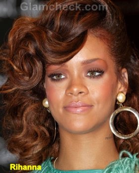 rihanna-side-swept-curly-hairstyle