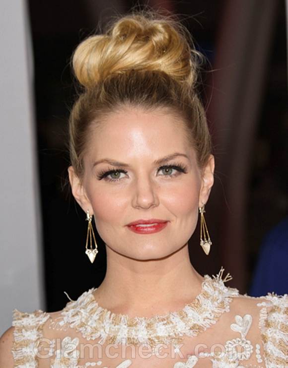 Jennifer Morrison Sports Sexy Top Knot at People’s Choice Awards
