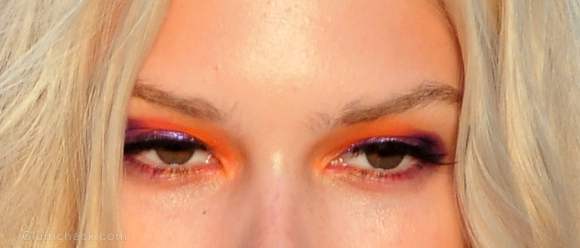 Beauty how to  purple and orange eye shadow