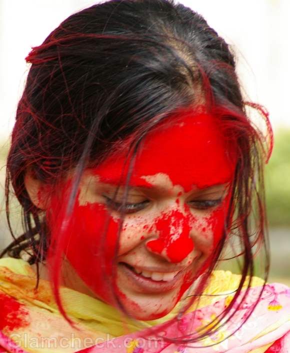 Beauty tips for playing holi