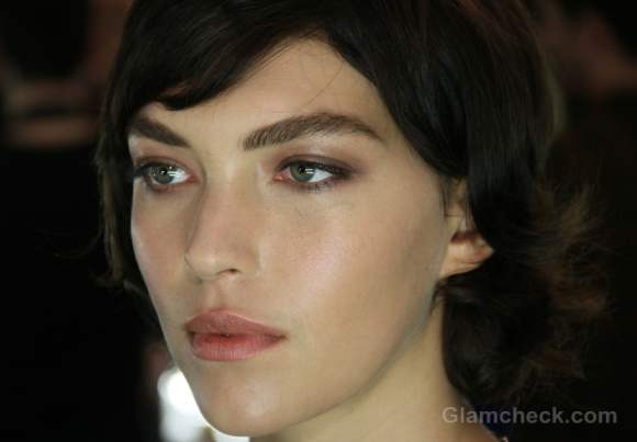 Beauty trends fall-winter 2012 bold natural eyebrows J Mendel-2