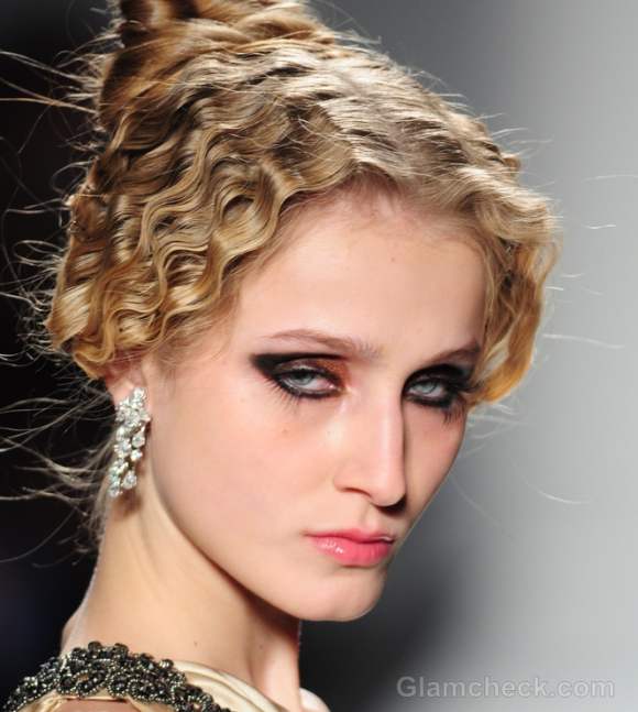 Venexiana f-w 2012-venice-inspired hairstyles makeup-2