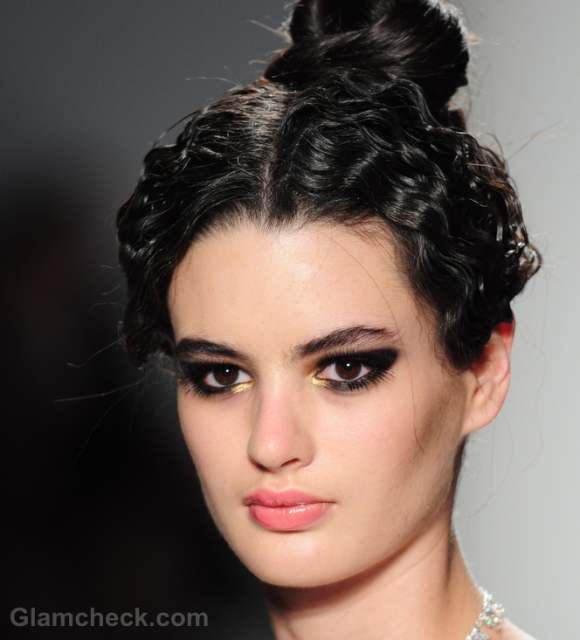 Venexiana f-w 2012-venice-inspired hairstyles makeup-3