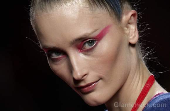 Beauty how to exaggerated eye shadow fall-winter-2012