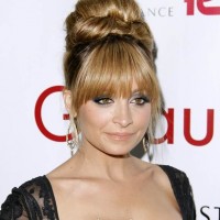 Nicole Richie 60s beehive hairstyle at fifi awards