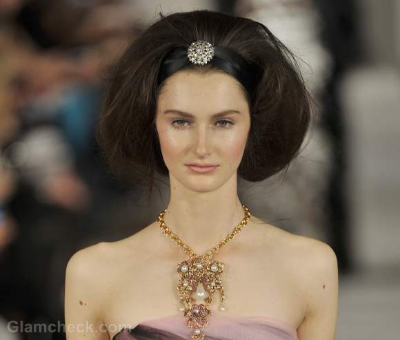 Oscar De la Renta Fall/Winter 2012: Vintage Hair Accessories