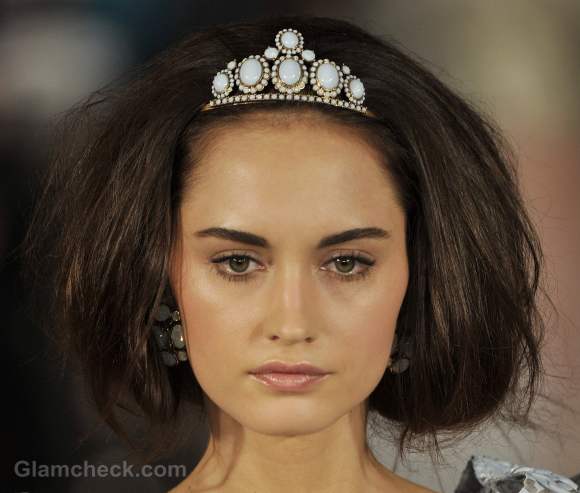 Oscar de la renta fall-winter 2012 vintage hair accessories