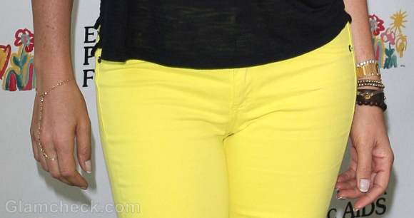 Daisy Fuentes yellow black color block look