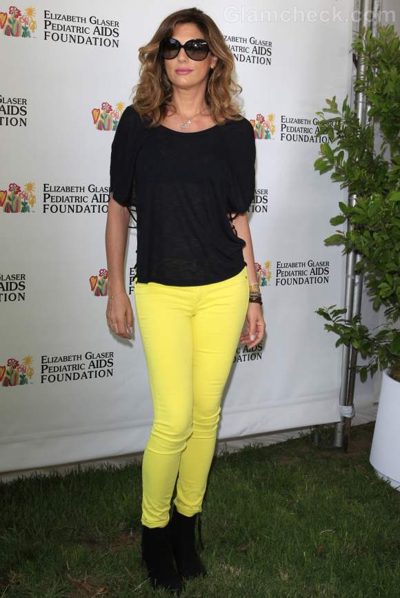 Daisy Fuentes yellow black color blocked look