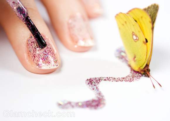 How apply glitter nail polish