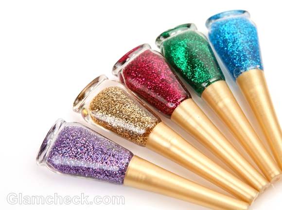 How to apply glitter nail polish