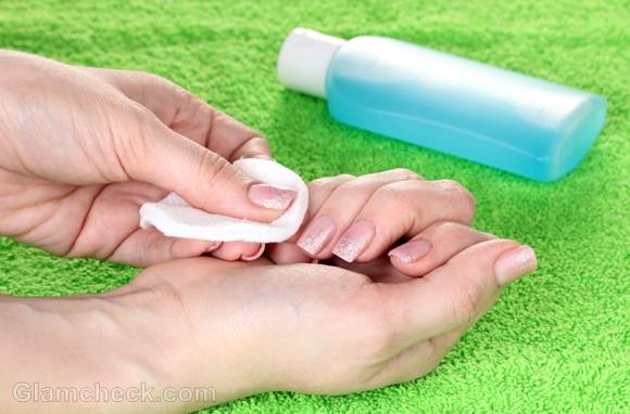 How to remove glitter nail polish
