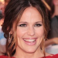 Jennifer Garner elegant hair and makeup