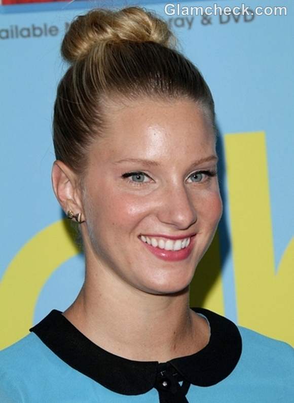 Heather Morris top knot hairstyle