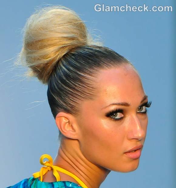 fluffy top knot bun hairstyle how to