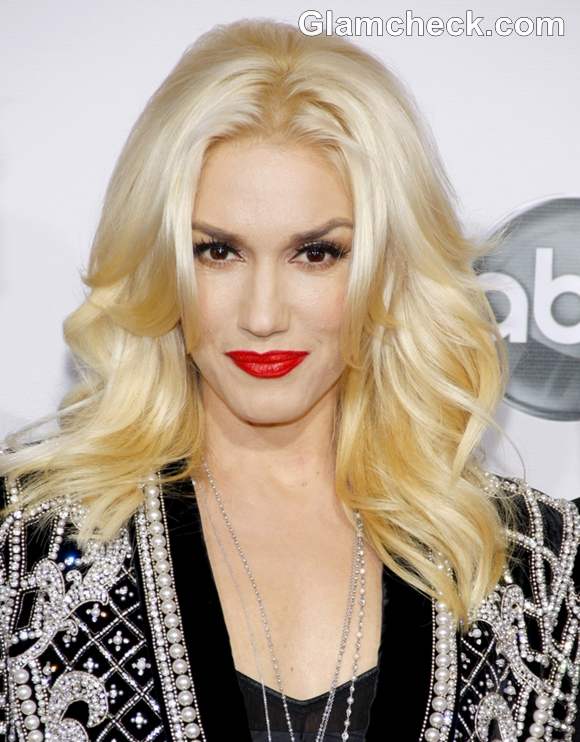 Gwen Stefani Hair and Makeup at AMAs 2012