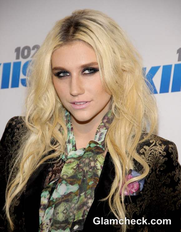 Kesha hairstyle at Jingle Ball 2012