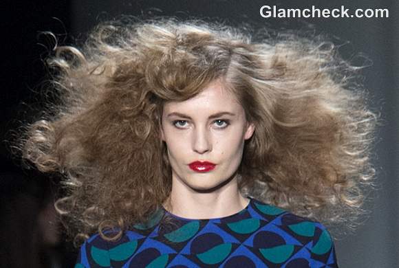 Fall-Winter 2013 Hair Makeup - Voluminous Curls Red Lips trend Marc Jacobs