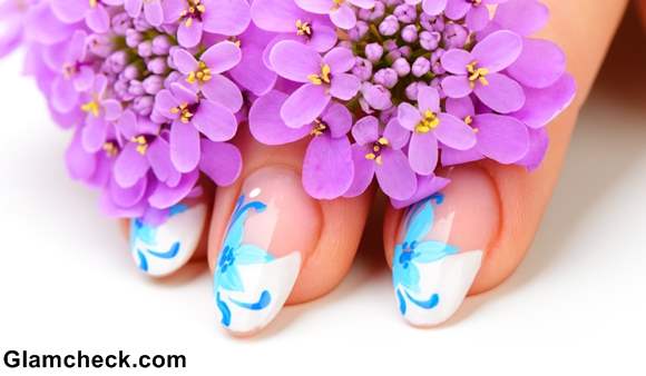 Manicure spring nail art flowers