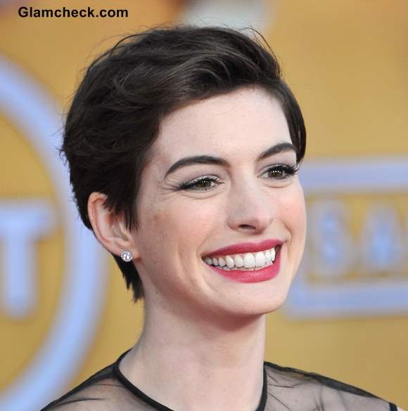 pixie haircut front and back anne hathaway