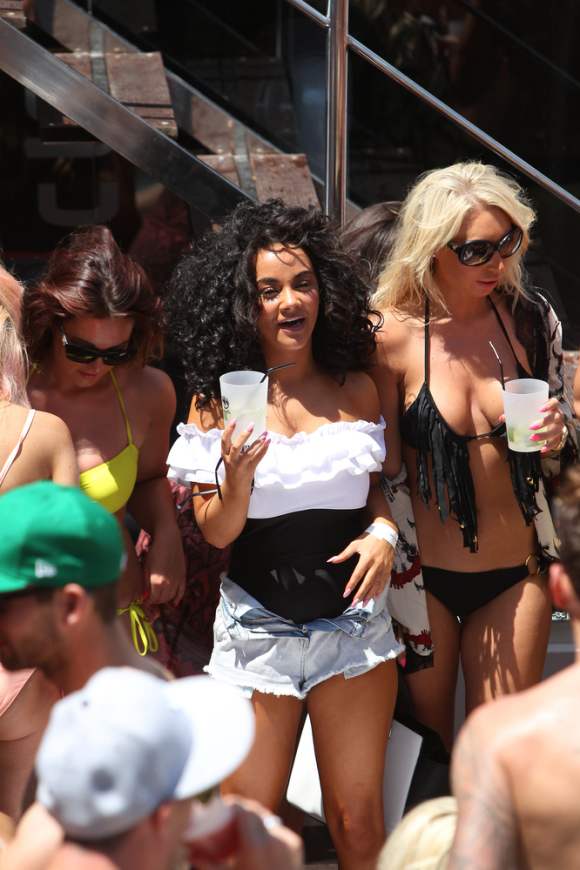 Chelsee Healey Sports Monochrome Summer Wear