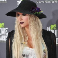 Kesha 2013 MTV Goth makeup