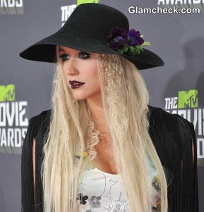 Kesha 2013 MTV Goth makeup