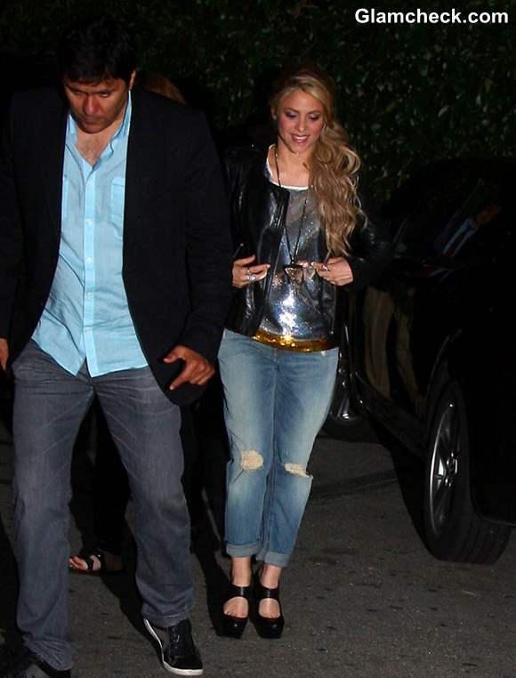 Shakira in ripped denims 2013