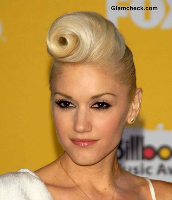 Gwen Stefani in 40s Pin Up Pompadour Roll Hairstyle