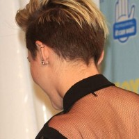 Miley Cyrus Pixie Hairstyle at 2013 Teen Choice Awards