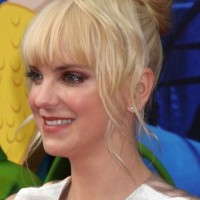 Anna Faris Sumo Style Bun at Cloudy With a Chance of Meatballs 2 Premiere