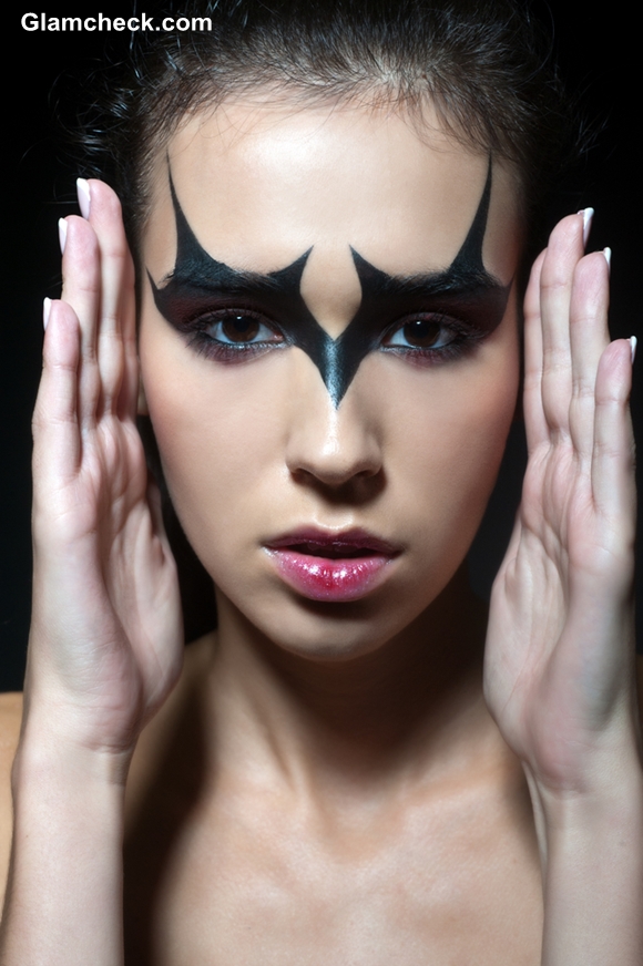 Halloween Makeup – Black Swan