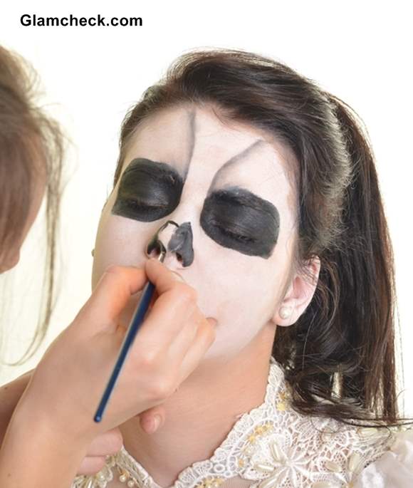 Halloween Scary Skull Face Makeup DIY steps