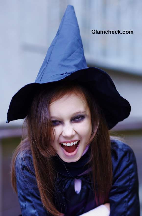 Halloween Witch makeup accessories